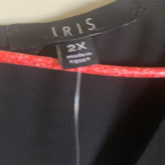 NWT IRIS TOP - Picture 6 of 11
